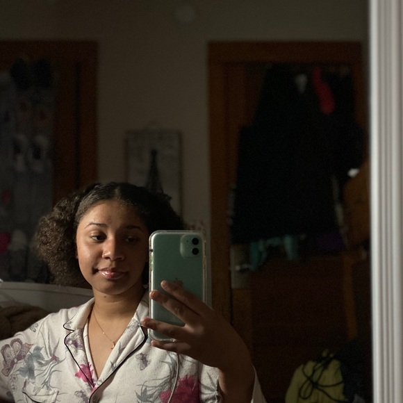 Meet your Posher, Shayanha - Picture 1 of 1